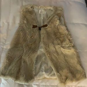 Zara girls faux fur toggle vest size 13/14